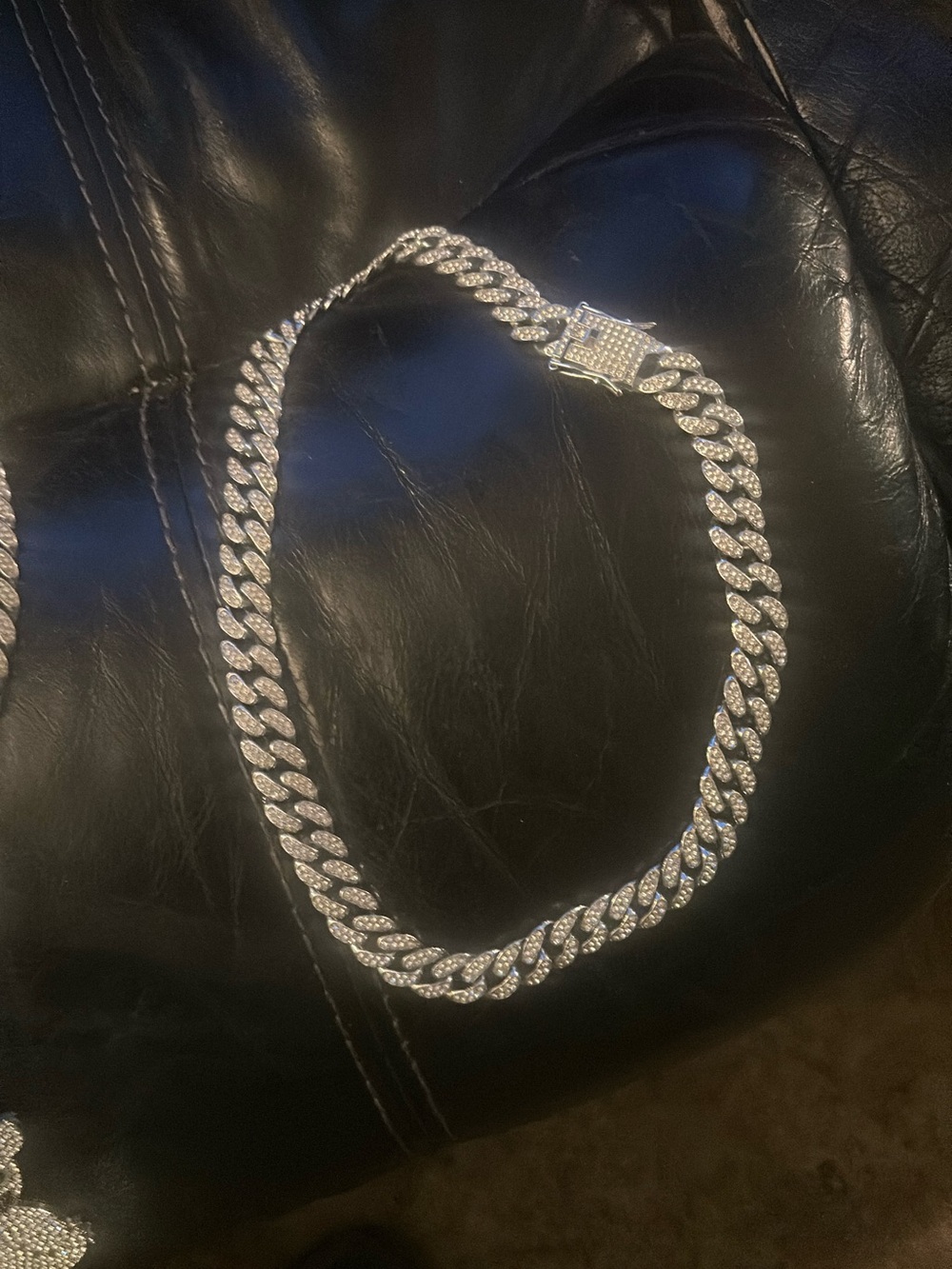 Men's Silver Cuban Link Chain Necklace - Polished Statement Piece